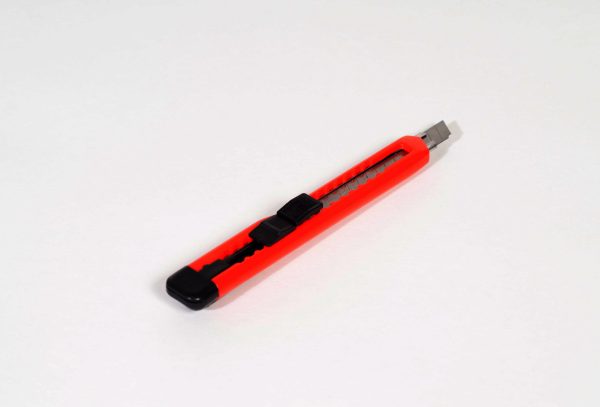 EP-100 Thin Break Away Blade Durable Plastic/Steel Sheath (60/case)
